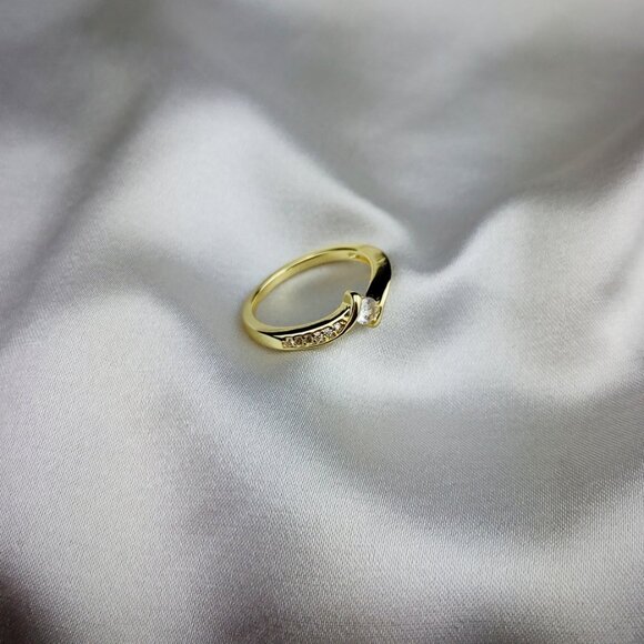 Classic Crystal Engagement Ring - Picture 3 of 4